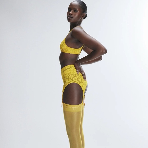 NWT SavagexFenty LAVISHLACE GARTER SKIRT andHipster Panty 12-14 TopazYellow I48 - Picture 4 of 9